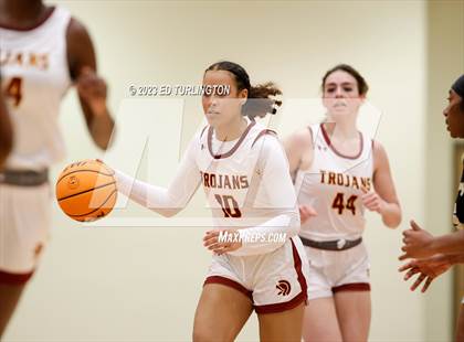 Thumbnail 3 in Sprayberry @ Lassiter photogallery.