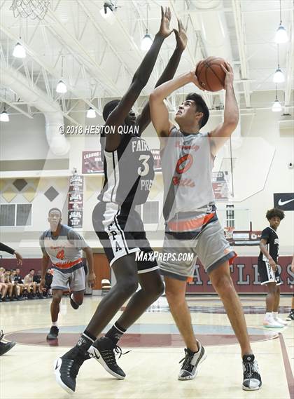Thumbnail 2 in Fairmont Prep vs. Beverly Hills (Rancho Mirage Holiday Invitational) photogallery.