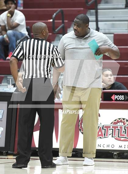 Thumbnail 2 in Fairmont Prep vs. Beverly Hills (Rancho Mirage Holiday Invitational) photogallery.