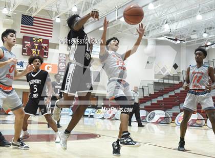 Thumbnail 3 in Fairmont Prep vs. Beverly Hills (Rancho Mirage Holiday Invitational) photogallery.