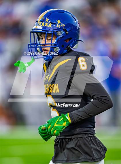 Thumbnail 1 in Barbers Hill vs. Anderson (UIL 5A D1 Football Area) photogallery.