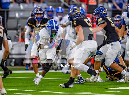 Thumbnail 3 in Barbers Hill vs. Anderson (UIL 5A D1 Football Area) photogallery.