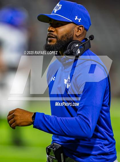 Thumbnail 3 in Barbers Hill vs. Anderson (UIL 5A D1 Football Area) photogallery.