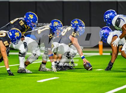 Thumbnail 2 in Barbers Hill vs. Anderson (UIL 5A D1 Football Area) photogallery.