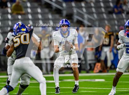 Thumbnail 2 in Barbers Hill vs. Anderson (UIL 5A D1 Football Area) photogallery.