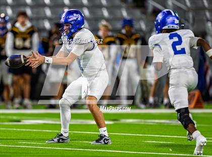 Thumbnail 1 in Barbers Hill vs. Anderson (UIL 5A D1 Football Area) photogallery.