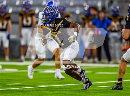 Thumbnail 3 in Barbers Hill vs. Anderson (UIL 5A D1 Football Area) photogallery.