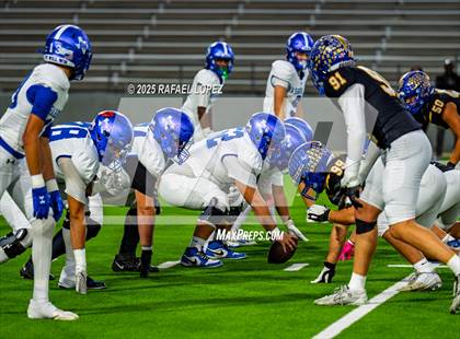 Thumbnail 3 in Barbers Hill vs. Anderson (UIL 5A D1 Football Area) photogallery.