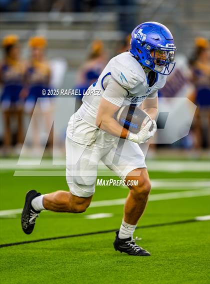 Thumbnail 1 in Barbers Hill vs. Anderson (UIL 5A D1 Football Area) photogallery.