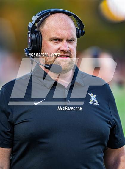 Thumbnail 2 in Barbers Hill vs. Anderson (UIL 5A D1 Football Area) photogallery.