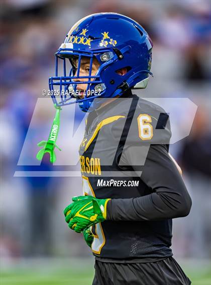 Thumbnail 3 in Barbers Hill vs. Anderson (UIL 5A D1 Football Area) photogallery.