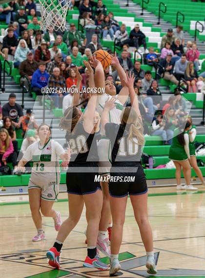 Thumbnail 3 in Moapa Valley vs Virgin Valley (2025 NIAA Southern Regional Semifinals) photogallery.