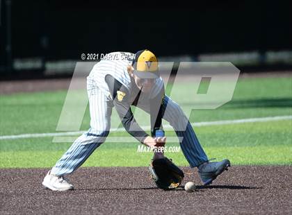 Thumbnail 2 in Ventura @ Flintridge Prep (CIF SS-D5 First Round) photogallery.
