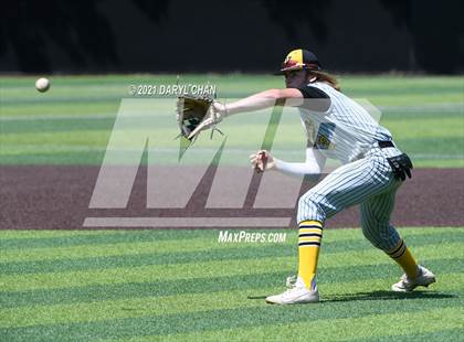 Thumbnail 2 in Ventura @ Flintridge Prep (CIF SS-D5 First Round) photogallery.
