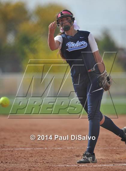 Thumbnail 3 in Valor Christian vs. Frederick (CHSAA 4A State Final) photogallery.