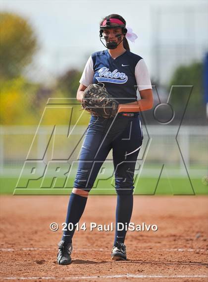 Thumbnail 2 in Valor Christian vs. Frederick (CHSAA 4A State Final) photogallery.