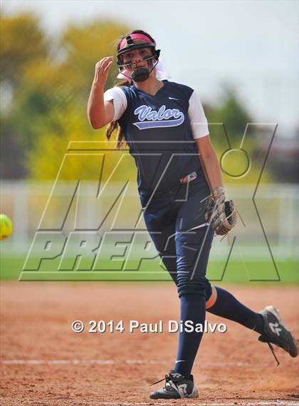 Thumbnail 3 in Valor Christian vs. Frederick (CHSAA 4A State Final) photogallery.