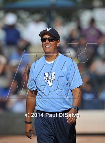 Thumbnail 1 in Valor Christian vs. Frederick (CHSAA 4A State Final) photogallery.
