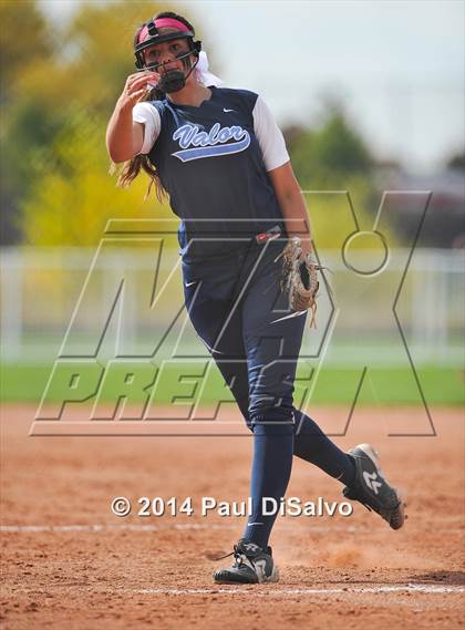 Thumbnail 1 in Valor Christian vs. Frederick (CHSAA 4A State Final) photogallery.
