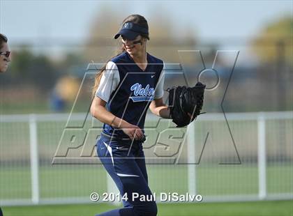 Thumbnail 3 in Valor Christian vs. Frederick (CHSAA 4A State Final) photogallery.