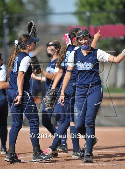 Thumbnail 3 in Valor Christian vs. Frederick (CHSAA 4A State Final) photogallery.
