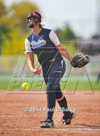 Thumbnail 3 in Valor Christian vs. Frederick (CHSAA 4A State Final) photogallery.
