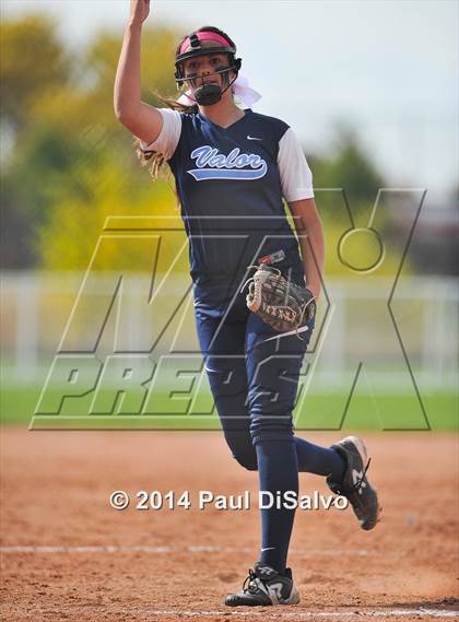 Thumbnail 1 in Valor Christian vs. Frederick (CHSAA 4A State Final) photogallery.