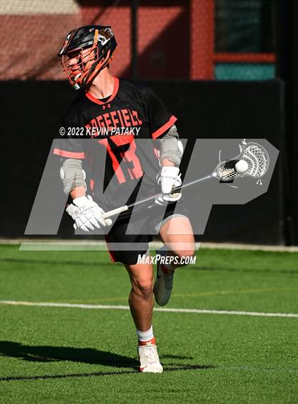 Thumbnail 3 in Ridgefield vs. Staples (CIAC Class L Semifinal) photogallery.