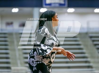 Thumbnail 3 in Guyer vs. Hebron (UIL 6A Bi-District Playoff) photogallery.