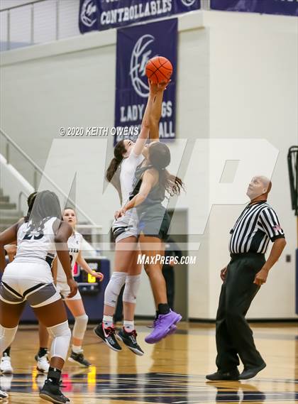 Thumbnail 2 in Guyer vs. Hebron (UIL 6A Bi-District Playoff) photogallery.