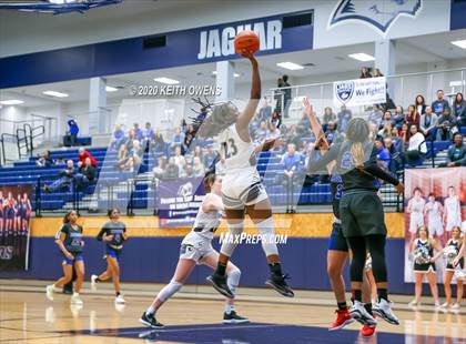 Thumbnail 3 in Guyer vs. Hebron (UIL 6A Bi-District Playoff) photogallery.