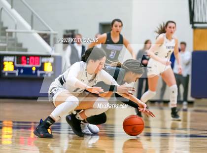 Thumbnail 1 in Guyer vs. Hebron (UIL 6A Bi-District Playoff) photogallery.