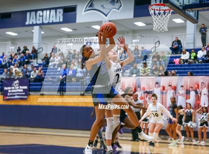 Thumbnail 2 in Guyer vs. Hebron (UIL 6A Bi-District Playoff) photogallery.