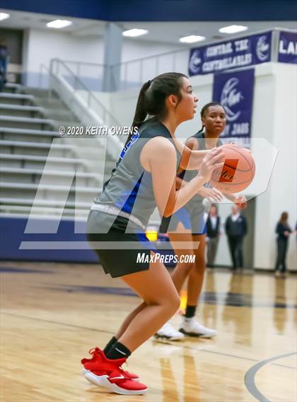 Thumbnail 1 in Guyer vs. Hebron (UIL 6A Bi-District Playoff) photogallery.