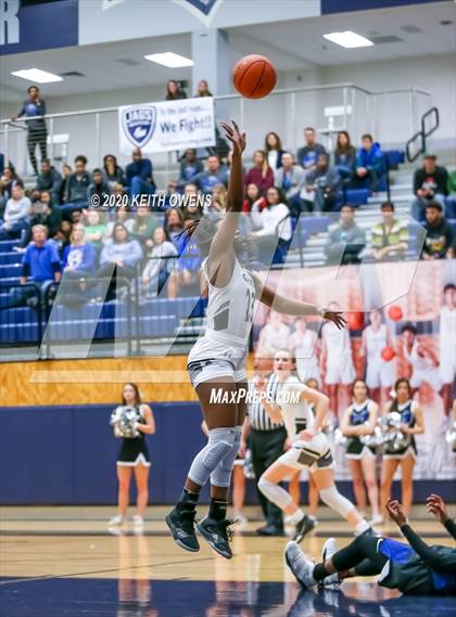 Thumbnail 2 in Guyer vs. Hebron (UIL 6A Bi-District Playoff) photogallery.