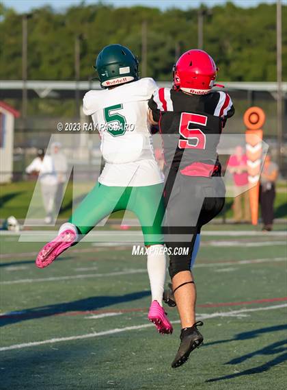Thumbnail 2 in William Floyd vs Center Moriches photogallery.
