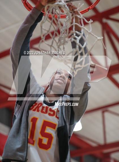 Thumbnail 2 in Jennings vs. Brusly (LHSAA Division II Non-Select Quarterfinal) photogallery.