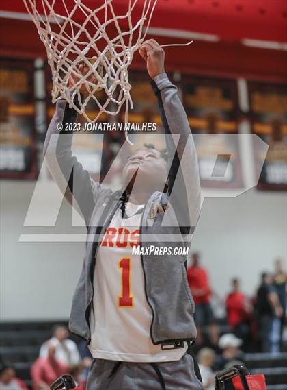 Thumbnail 1 in Jennings vs. Brusly (LHSAA Division II Non-Select Quarterfinal) photogallery.