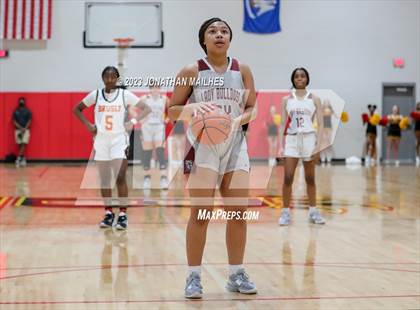 Thumbnail 2 in Jennings vs. Brusly (LHSAA Division II Non-Select Quarterfinal) photogallery.