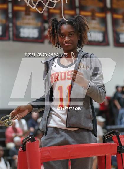 Thumbnail 3 in Jennings vs. Brusly (LHSAA Division II Non-Select Quarterfinal) photogallery.