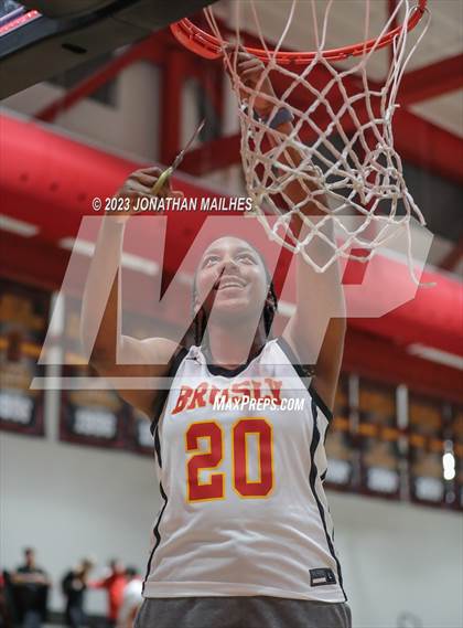 Thumbnail 3 in Jennings vs. Brusly (LHSAA Division II Non-Select Quarterfinal) photogallery.