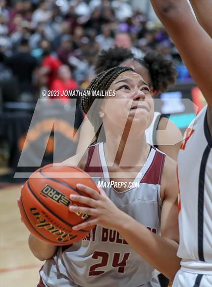 Thumbnail 1 in Jennings vs. Brusly (LHSAA Division II Non-Select Quarterfinal) photogallery.
