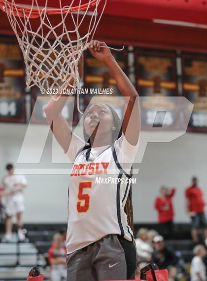 Thumbnail 1 in Jennings vs. Brusly (LHSAA Division II Non-Select Quarterfinal) photogallery.