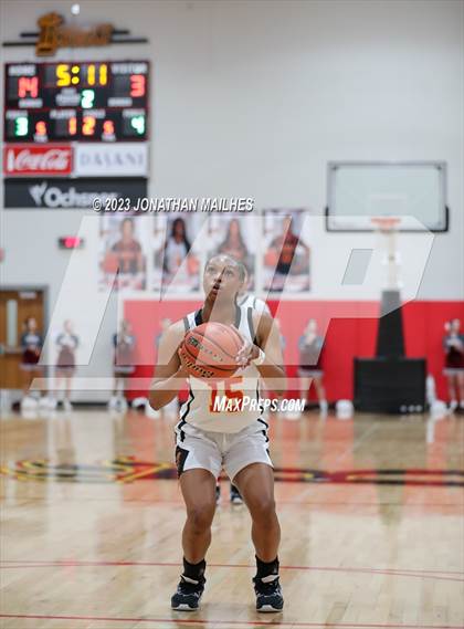 Thumbnail 1 in Jennings vs. Brusly (LHSAA Division II Non-Select Quarterfinal) photogallery.