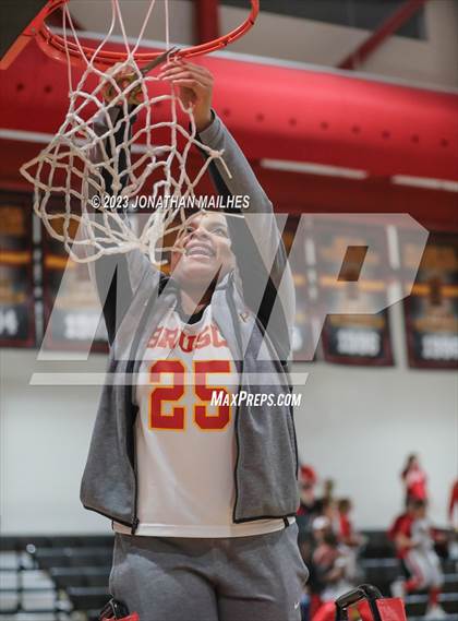 Thumbnail 2 in Jennings vs. Brusly (LHSAA Division II Non-Select Quarterfinal) photogallery.