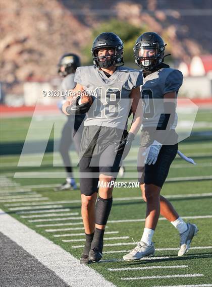 Thumbnail 3 in Desert Hills vs. Hurricane (UHSAA 4A Round 1) photogallery.