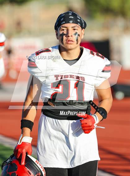 Thumbnail 3 in Desert Hills vs. Hurricane (UHSAA 4A Round 1) photogallery.