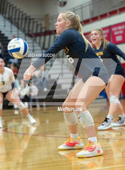 Thumbnail 3 in Clarkston vs. Hartland (MHSAA Division 1 Regional Semifinal) photogallery.