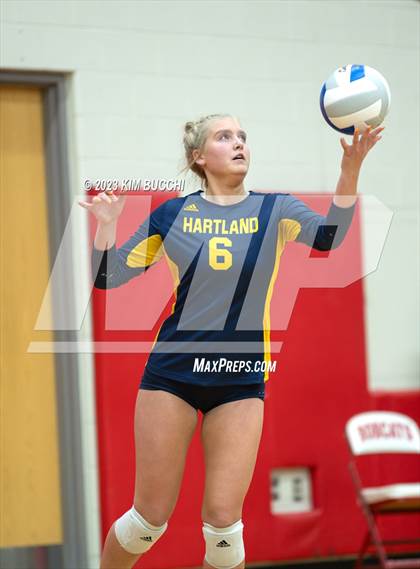 Thumbnail 1 in Clarkston vs. Hartland (MHSAA Division 1 Regional Semifinal) photogallery.