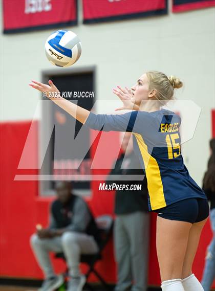 Thumbnail 2 in Clarkston vs. Hartland (MHSAA Division 1 Regional Semifinal) photogallery.